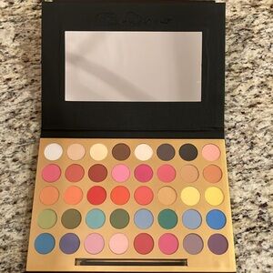 BeDenno 40 Color Eyeshadow Palette Vibrant & Neutral Mix Matte Shimmer Mirror
